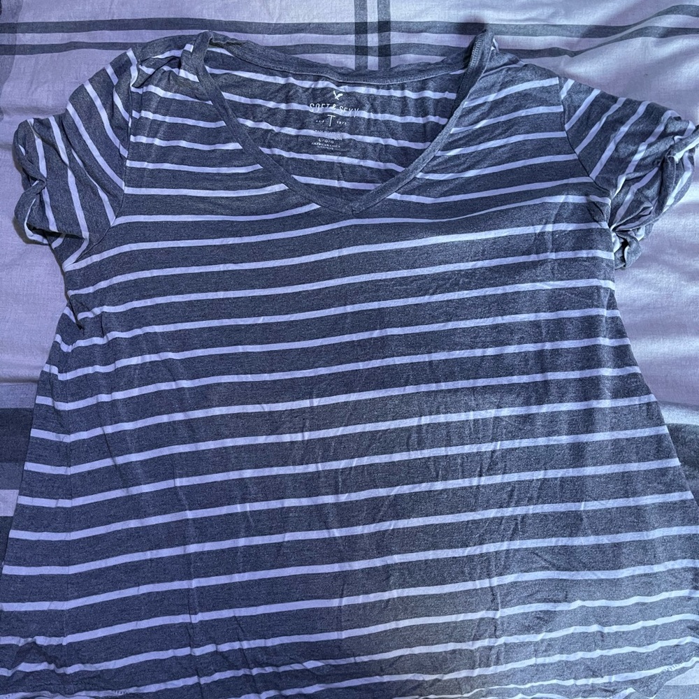 American Eagle shirt sleeved top